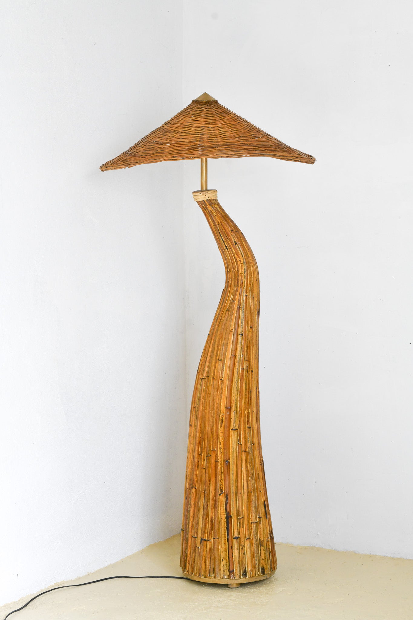 Floor Lamp "Shroom" Sculptural Rattan