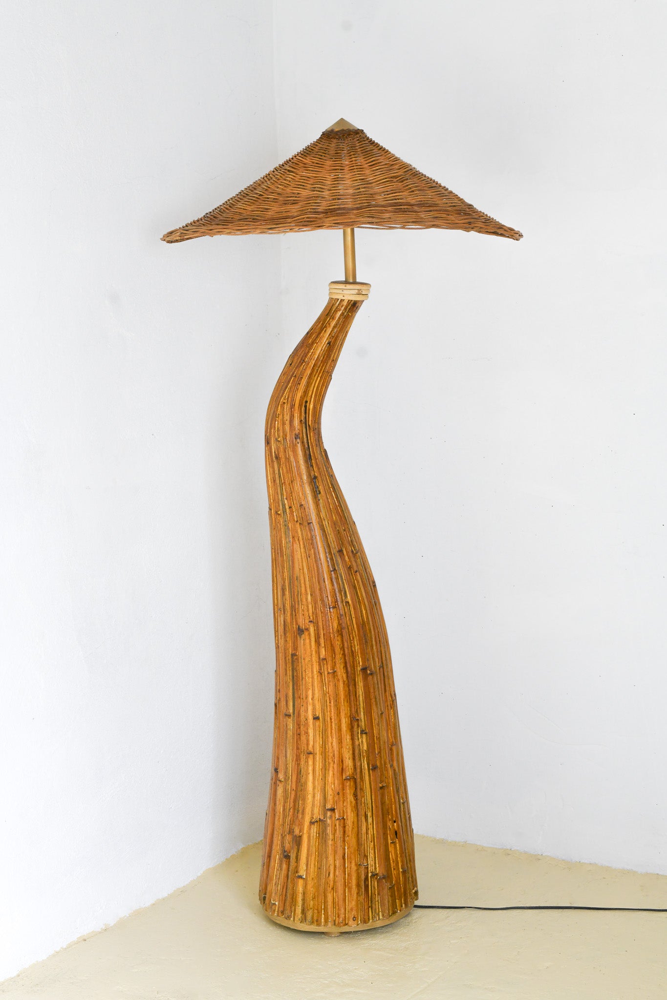 Floor Lamp "Shroom" Sculptural Rattan