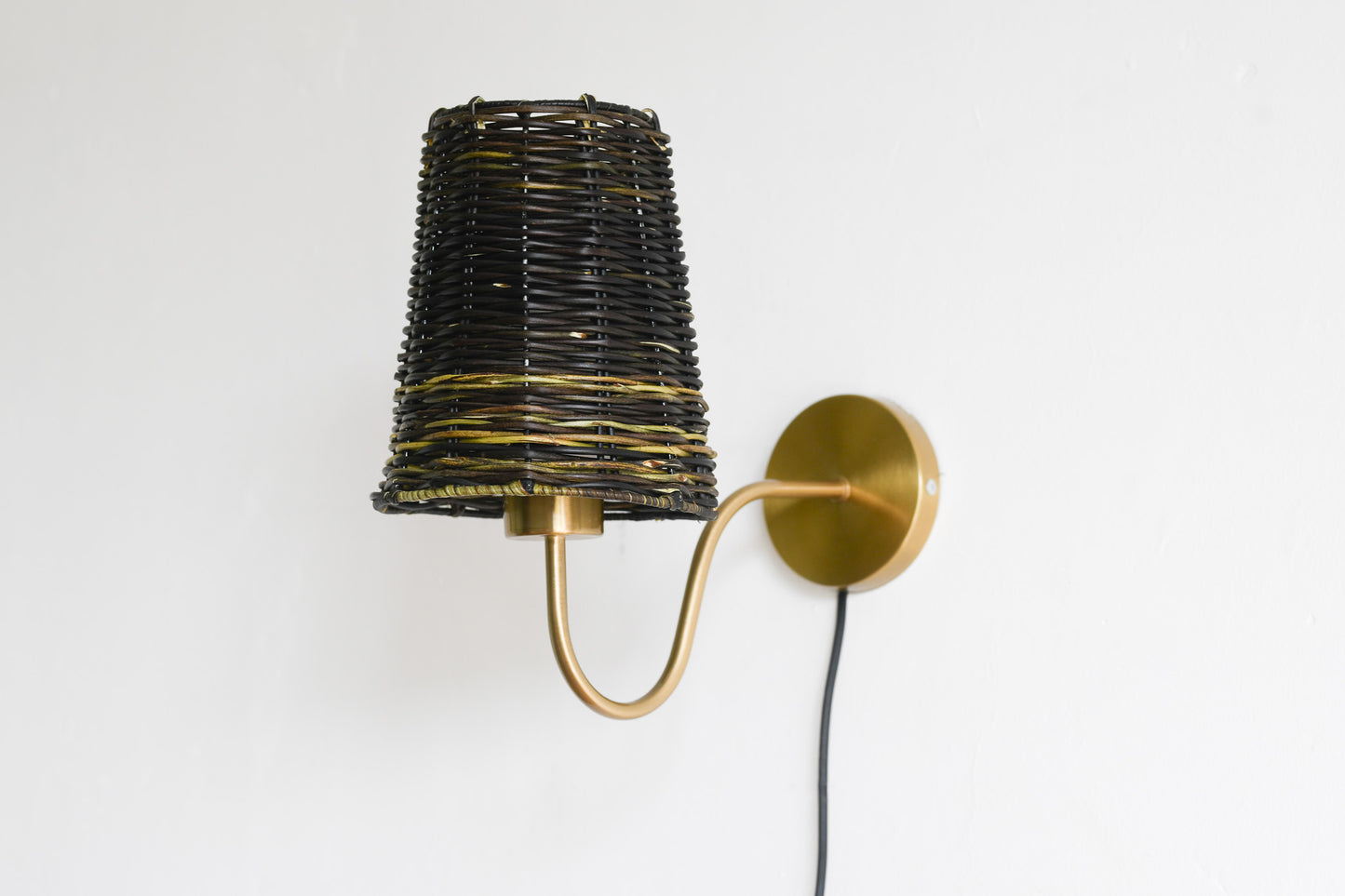 Black Nito Wall Lamp